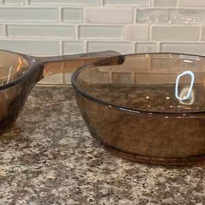 Vintage set med 2 Visions Amber 1 Pint öppen kastrull | Corning | Frankrike |