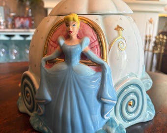 Cinderella Fairy God Mother Pumpkin Coach Ceramic Cookie Jar | Walt Disney | Retired| 3D | Fairly Tale |
