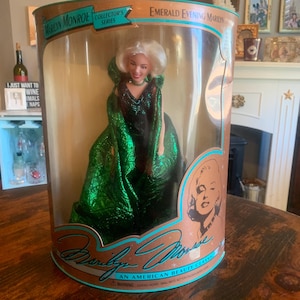 marilyn monroe doll green dress 2t Extra Long Tall Fleece Dressing Gown Housecoat (bottle green) | Tall Mens  Clothing | Tall Mens Clothing