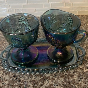 Vintage 1970er Indiana Glass Ernte Traube Blau Karneval Glas Milchkännchen und offene Zuckertablett Set