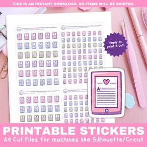 Op de afbeelding: Printbare stickers met een tabletontwerp, een hart en tekst. De stickers staan op een wit vel, tegen een roze achtergrond. De tekst "PRINTABLE STICKERS" en "A4 Cut Files" is ook zichtbaar.
