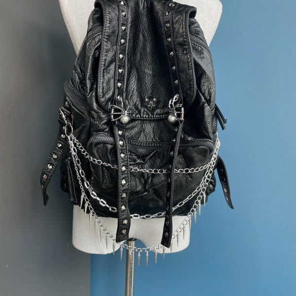 Black Punk Rivet Chain School Bag, Unisex Large Capacity Punk Casual Backpack Perfect For Laptop,Y2K Punk Backpack.Modern Backpack