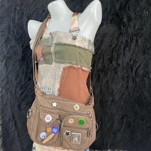 Retro Button Bottle Cap Shoulder Bag, Hot Girl Patch Messenger Bag, Distressed Design Star Pattern Crossbody Bag zdjęcie 2
