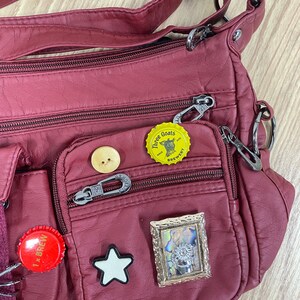 Retro Button Bottle Cap Shoulder Bag, Hot Girl Patch Messenger Bag, Distressed Design Star Pattern Crossbody Bag zdjęcie 8