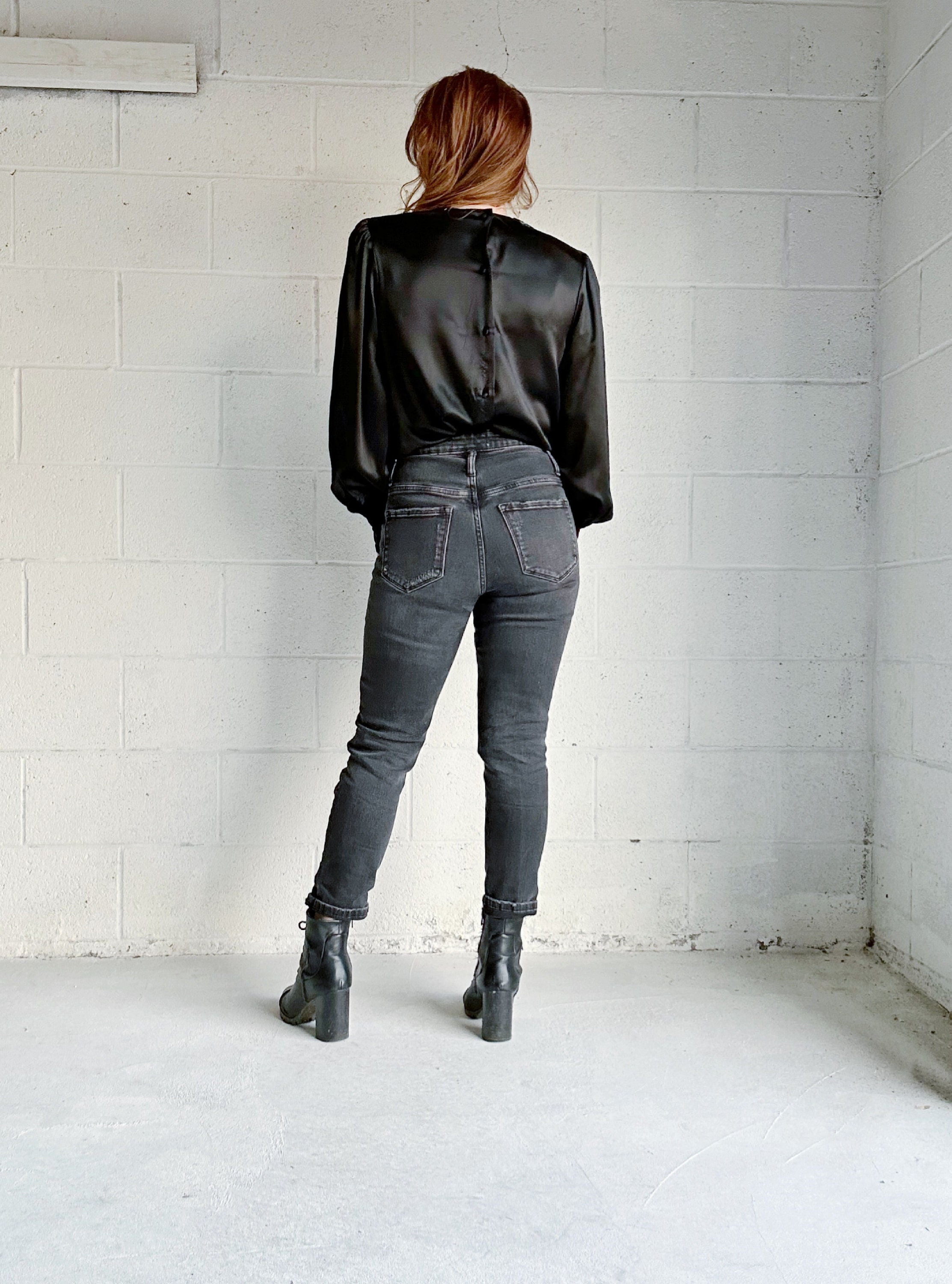 Old Entelier Viscose Blouse With A Sash Black