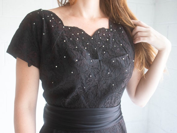 Vintage 1950s Black Lace and Rhinestone Wiggle Pa… - image 5