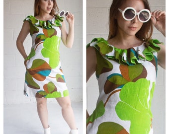 Vintage Psychedelic 1960s Mod Mini Shift Dress with Ruffle Neck Collar