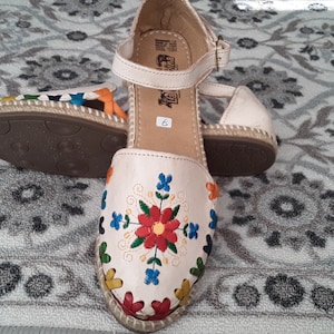 Colorful Embroidered Mexican Huarache Sandals - Authentic Leather Flats for Women