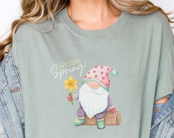 Welcome Spring gnome shirt, spring shirt, gnome with flower, Easter tee, Easter shirt, daffodils, gnome tshirt, gift for spring