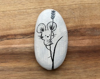 Mouse painted rock, hand painted mouse, acrylic mouse painting, cute mouse, minimalist painting,