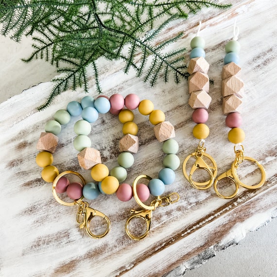Rainbow Keychain, Rainbow Wristlet Keychain, Keychain Wristlet, Beaded Keychain, Silicone Beads, Keyring, Gender Neutral, Hands Free,