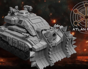 Pode incluir: Um modelo de tanque cinza futurista com uma grande lâmina na frente e várias torres. O tanque tem detalhes mecânicos e o texto "ATLAN FORGE" é visível no fundo.