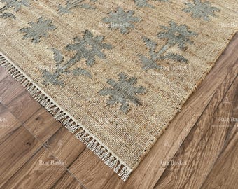 Tappeto Kilim in juta intrecciato a mano con motivo floreale: tappeto moderno in stile boho.