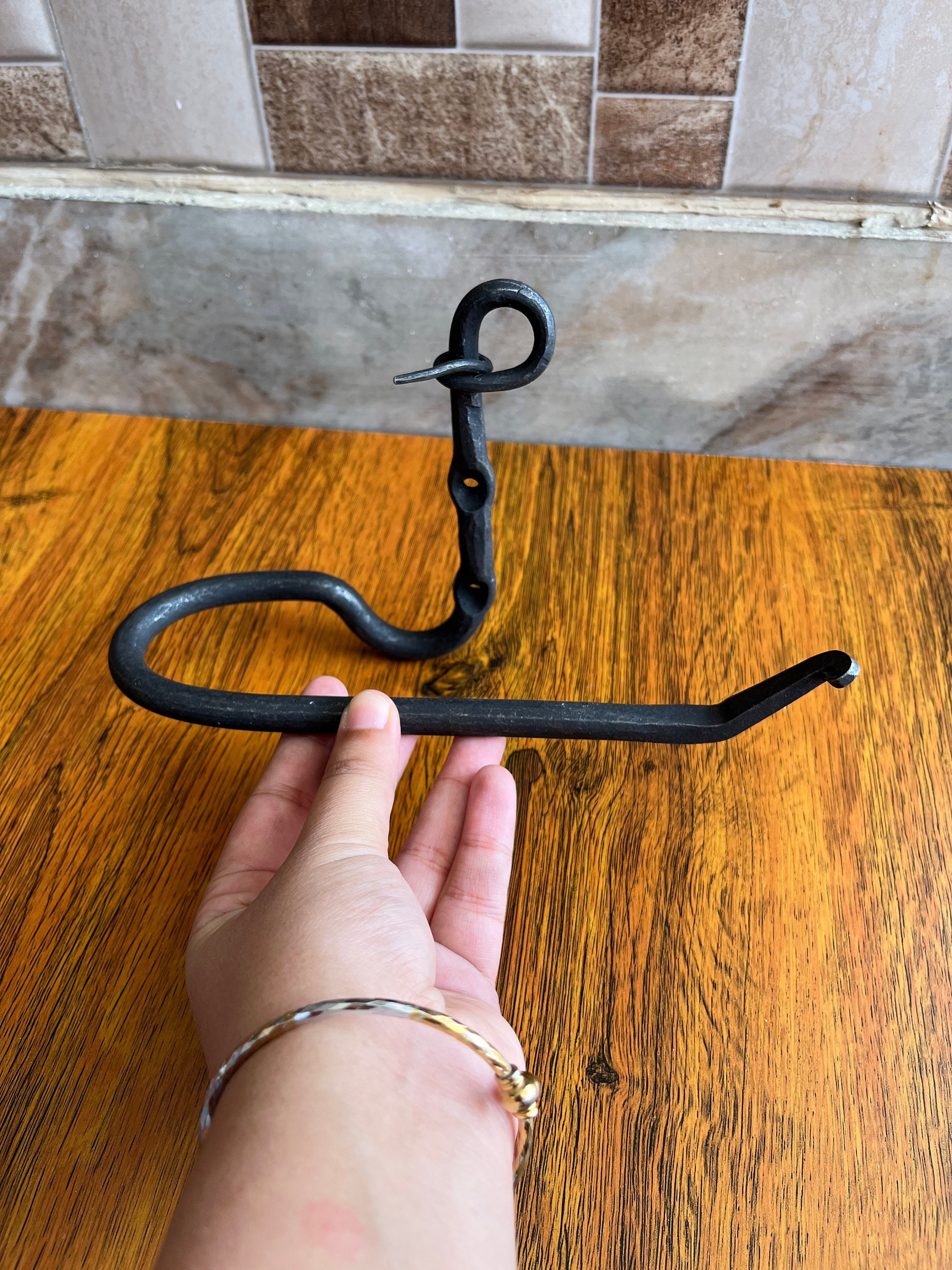 Hand-Forged Iron Knotted Toilet Paper Roll Holder
