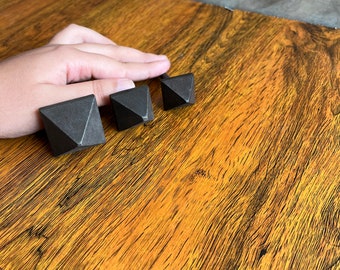 Pyramid Casting Iron Nails, Decorative Hardware, Pack of 5