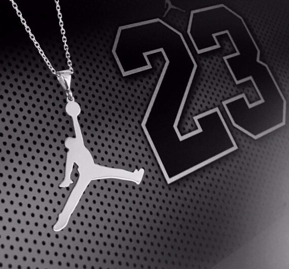 Gold chain is tuff!! #michaeljordan #style #80s #nba | TikTok