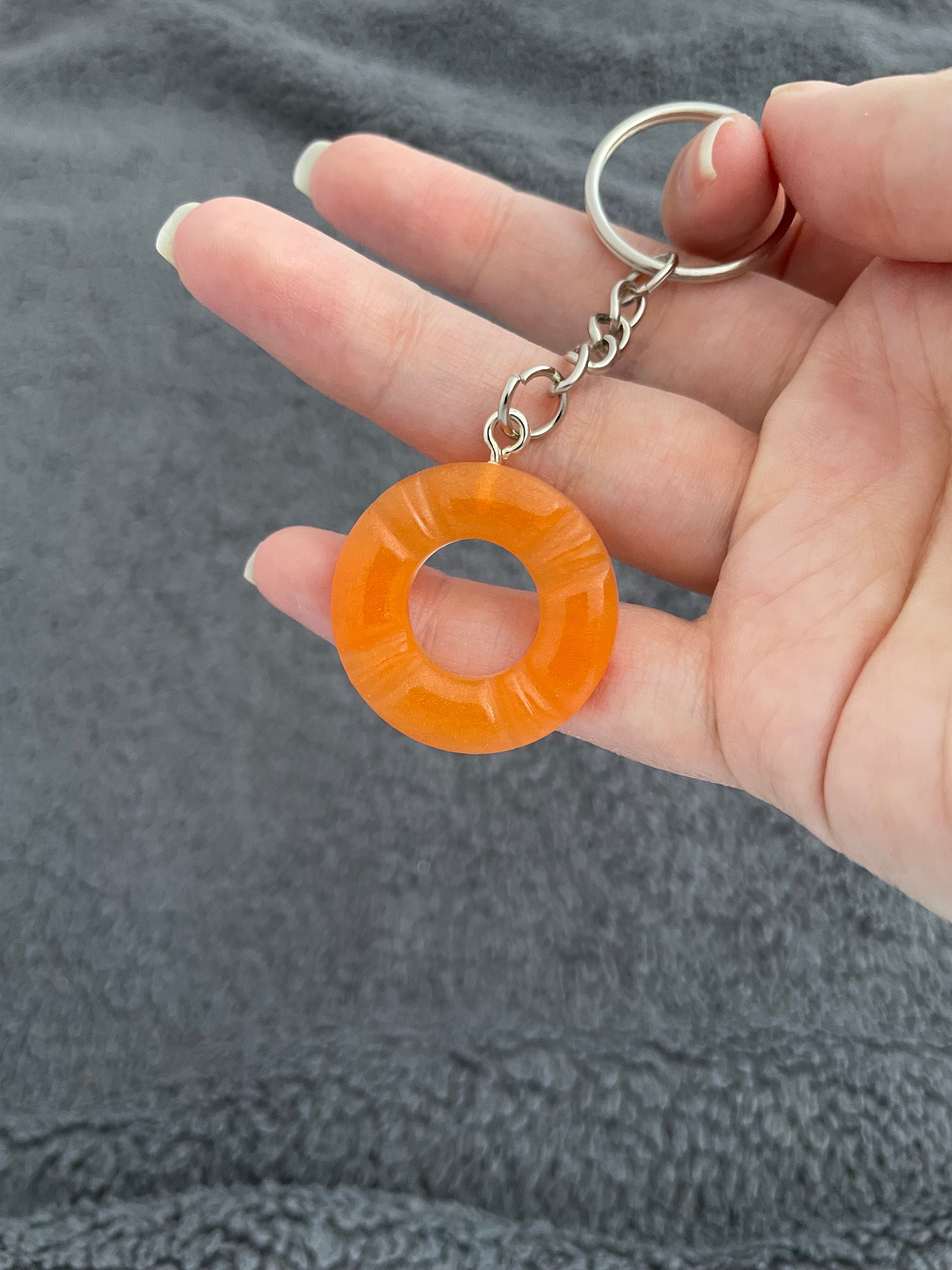 ゴムリングハンドメイドエポキシ樹脂キーホルダー、明るいオレンジの