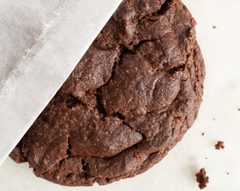 Double Chocolate Cookies Box of 6 - mit belgischer Schokolade und französischem Kakao - schokoladig, NY Style Cookie, Muttertag Geschenk