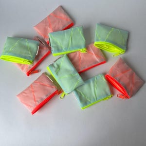 Portmonee, Geldbörse, Party, Minitasche  aus Airbag mit Neon-Futter