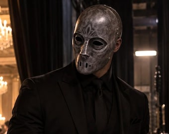 Verzierte Metallmaske, gotische Harzmaske, gravierte Filigran-Cosplay-Maske, Maske aus antikbronze-silbernem Material, Halloween-Kostümrequisite
