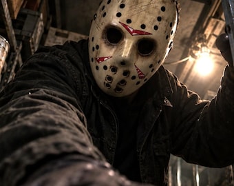 Verwitterte Hockeymaske, Slasher-Maske aus Kunstharz, Vintage-Horror-Cosplay-Maske, Halloween-Kostümrequisite, handbemalte Sammlermaske