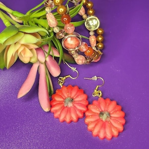 Double Treaded Bead Bracelet with Flower Dangle Earrings