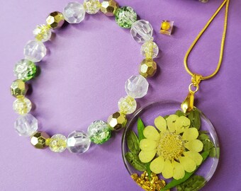 Flower Pendant Necklace and Bracelet Set