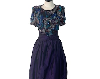 Victoria Royal Ltd. Vintage Womens Ballgown Size 8 80s 90s Beaded Silk Purple
