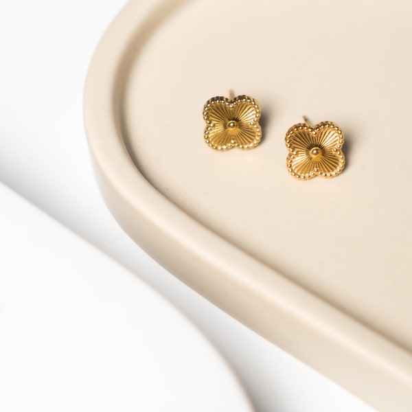 Elegante Kleeblatt Ohrringe, Minimalistische Ohrstecker in Blumen Form, Ideales Geschenk für Sie, Wasserfester Glücksklee Damen Schmuck Gold