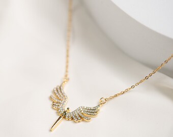 Angel wing necklace with pendant, elegant ladies necklace in gold, waterproof jewelry made of stainless steel - ideal gift for her