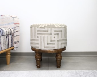 Modern puff för eleganta vardagsrum, handgjord rund fotpall, bekväm fotpall, unik accentdekor, present till henne