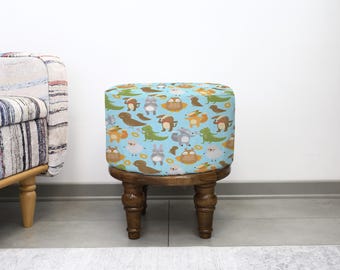 Puf hecho a mano, reposapiés suave y cómodo y elegante otomana para relajarse en la sala de estar, el dormitorio o la oficina con un estilo de decoración acogedor.