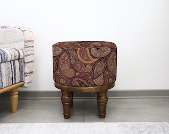 Handgefertigter Sitzpouf für einzigartige Innenräume, gemütlicher Ottomane, bequeme Fußstütze, stilvoller Sitz, dekorativer Akzent, perfektes Einweihungsgeschenk