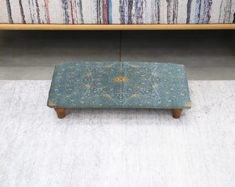 Reposapiés otomano hecho a mano, banco retro de estilo turco con estampados auténticos, elegante y acogedor taburete pequeño para dormitorio o entrada.
