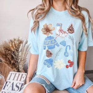 Comfort Colors Retro Christmas Shirt, Ice Skates Shirts, Cottagecore Christmas,  Comfort Colors Christmas Shirt,Vintage Ice Skates,Oversized