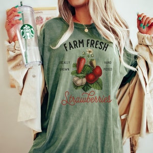 Comfort Colors Farm Fresh Strawberries Shirt, Strawberry Shirt, Strawberry T-shirt, Cottagecore Shirt, Cottagecore Shirt, Cottage Core Shirt