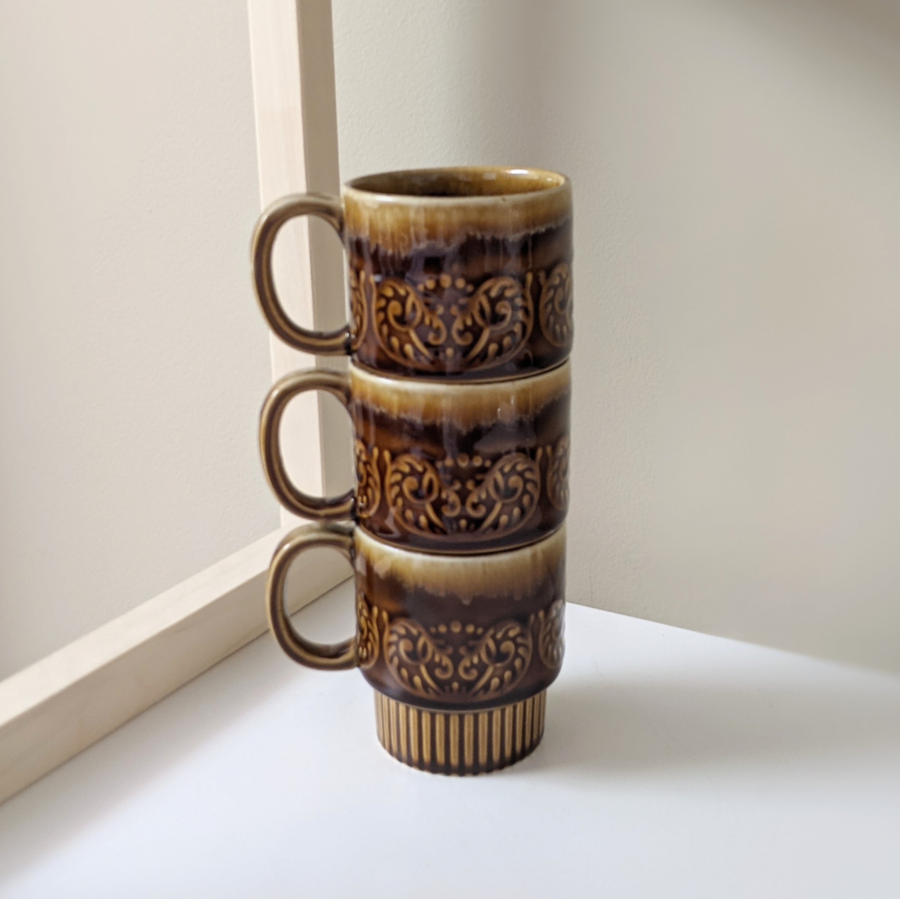 人気ランキング1位～（売れ筋商品） Three of Set (3) Mugs Coffee Stackable Ceramic Brown Vintage 工芸品