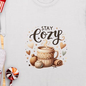 Blijf gezellig T-shirtontwerp png Warme en gezellige mok sublimatie digitale download Winterontwerp Koffie clipart Herfstontwerp Hygge-stijl png DTF afbeelding 6