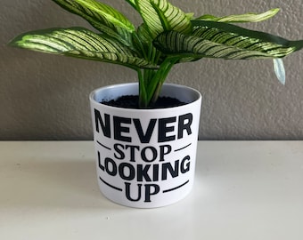 Home Decor. Motivational quote. Planter