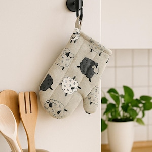Sheep print kitchen glove for kids, sheep baking glove for kids, kids sheep oven mitt, sheep heat resistant glove