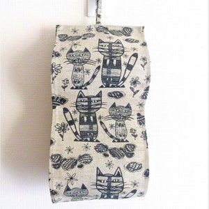 Toilet roll holder, cats door hanger, cats bathroom roll hanger, linen roll holder with cat decor
