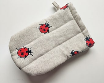 Ladybug oven glove, ladybird oven mitten, sustainable linen kitchen glove