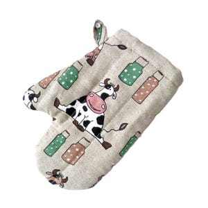 Linen oven mitt kids, cow oven mitt kids, cow gift, farm animal child oven glove, kids linen baking mitt, kids pot holder, farmhouse gift