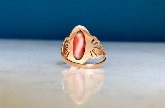 Vintage 10k Yellow Gold, Coral Cameo Ring. - image 5