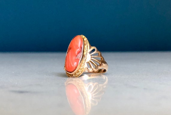 Vintage 10k Yellow Gold, Coral Cameo Ring. - image 7