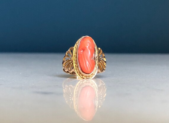 Vintage 10k Yellow Gold, Coral Cameo Ring. - image 2