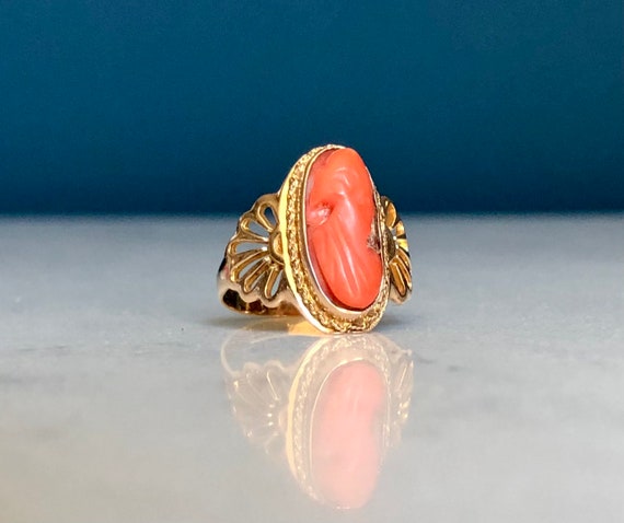 Vintage 10k Yellow Gold, Coral Cameo Ring. - image 8