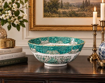 Antyczna zielona miska na środek stołu w stylu chinoiserie, 10 cali – japońska porcelana, ręcznie zdobiona motywem świętego ptaka i motyla Fitzhugh z Hongkongu