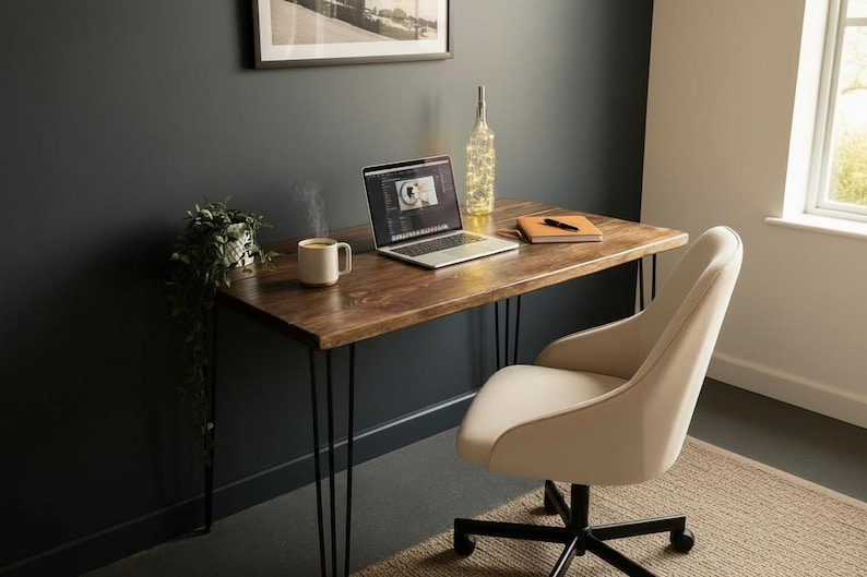 Industrial Reclaimed Wooden Desk with Black Hairpin Legs Bild 2