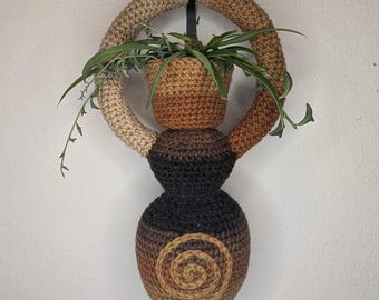 Goddess Plant Hanger Crochet Pattern, Spiral Goddess Amigurumi
